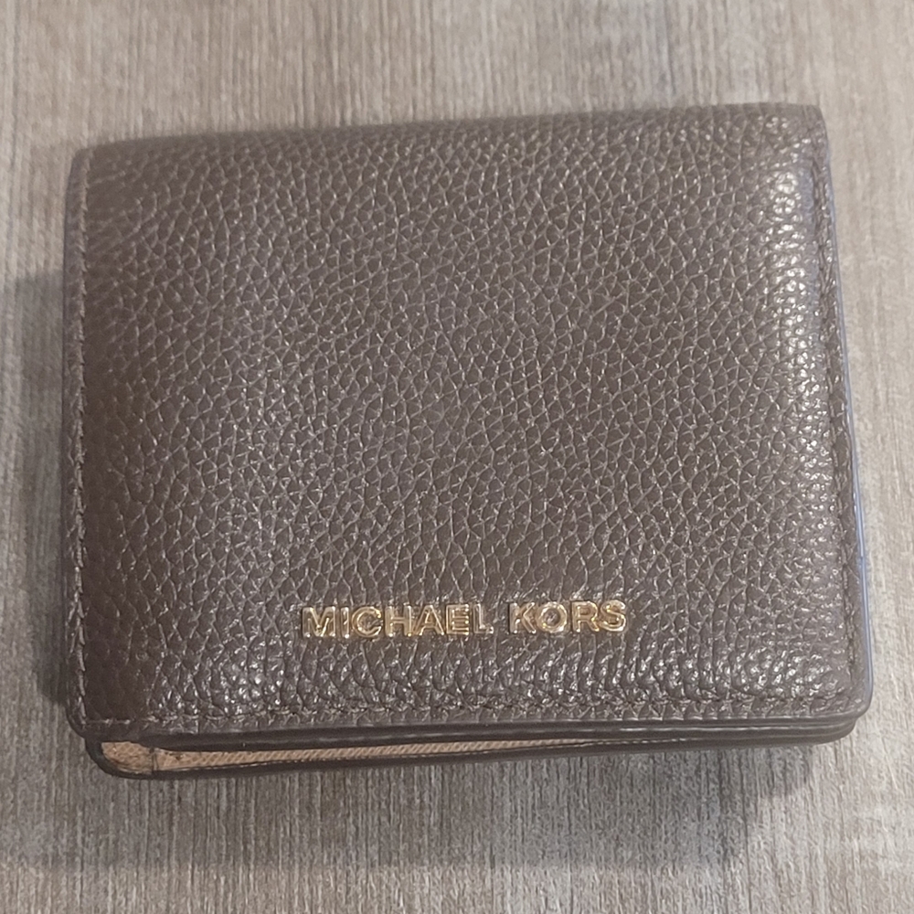 Michael Kors Bedford Carryall Card Case in Coffee Brown Pebbled Leather